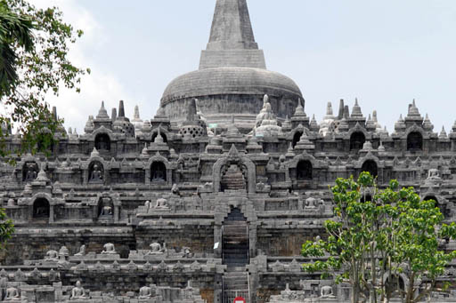 Description: Borobudur temple: (Antara/Wihdan Hidayat)