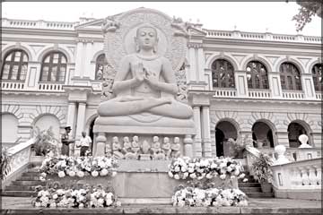 Description: http://www.dailynews.lk/2011/09/13/z_p06-buddha.jpg