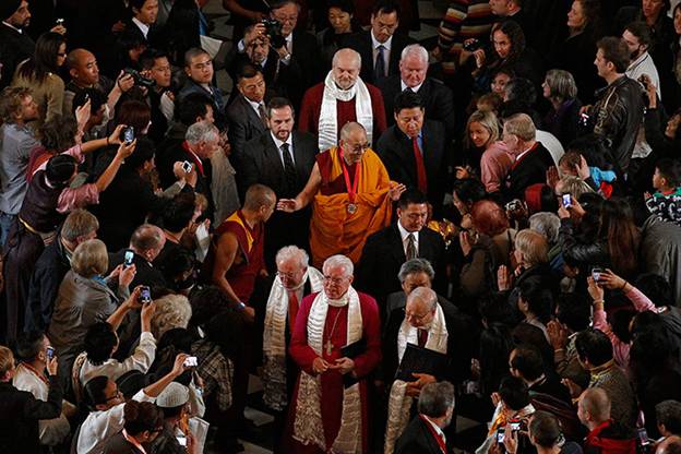 Description: Dalai Lama visits UK: The Dalai Lama leaves after being awarded the Templeton Prize