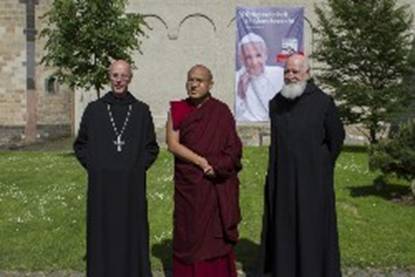 Description: Karmapa with the two senior most monks of Maria Laach, a 900-year old Benedictine monastery in Germany, Photo: James Gritz