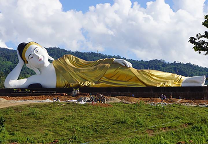 Preparation being made for roofing the reclining Buddha image in Mohnyin Township. Photo: GNLM-001