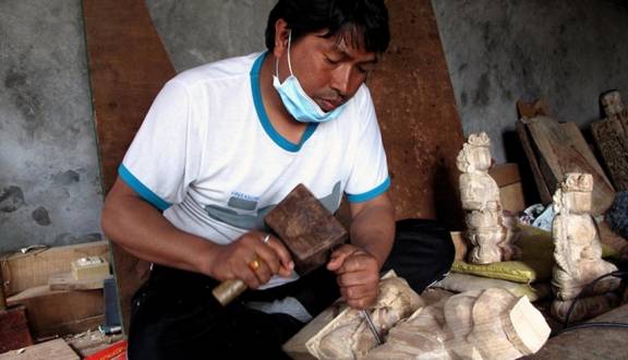 Master carvers play a key role in restoring Nepal's damaged temples and monuments. Photo from npr.org