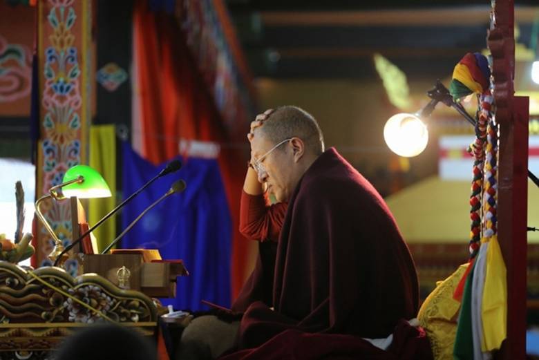 Dzongsar Khyentse Rinpoche bestows the Rinchen Terdzö empowerments in Takila, Bhutan. From khyentsefoundation.org