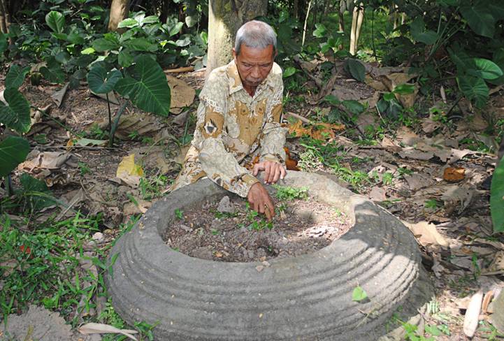 Ninth century stupas left unattended in C. Java