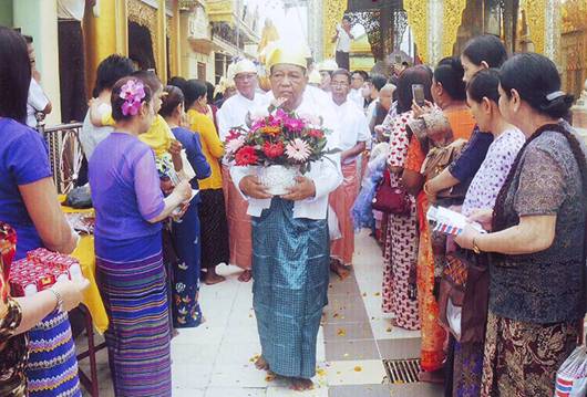 Opening ceremony of 2,605th Buddha Pujaniya Festival of Layhsudadpyaw Shwe San Daw Pagoda  in progress. 