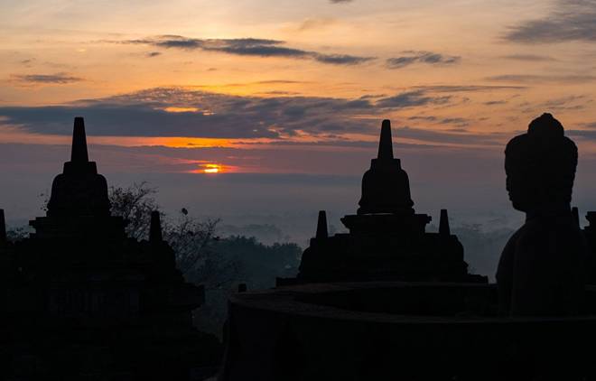 Borobudur attracts 40,000 visitors during Vesak celebration