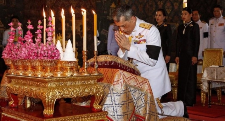 Thailand’s King Maha Vajiralongkorn on Sunday took part in a ceremony to mark the beginning of the three-month Buddhist rains retreat at Wat Bowonniwet Vihara Temple. From nationmultimedia.com