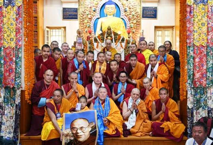 His Holiness the Dalai Lama with Russian Buddhists. From savetibet.ru
