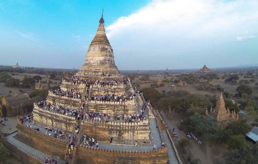 People wait to watch the sunset from the top of Shwesandaw Pagoda in the ancient city of Bagan. (Reuters Photo)