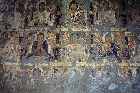 Description: https://upload.wikimedia.org/wikipedia/commons/thumb/9/93/027_Cave_19%2C_Buddha_Paintings_%2834219246102%29.jpg/800px-027_Cave_19%2C_Buddha_Paintings_%2834219246102%29.jpg