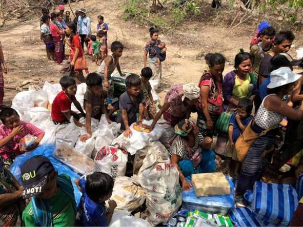 INEB and SEM have also provided food and water for refugees who have Feld to the border region between Myanmar and Thailand. Images courtesy of INEB